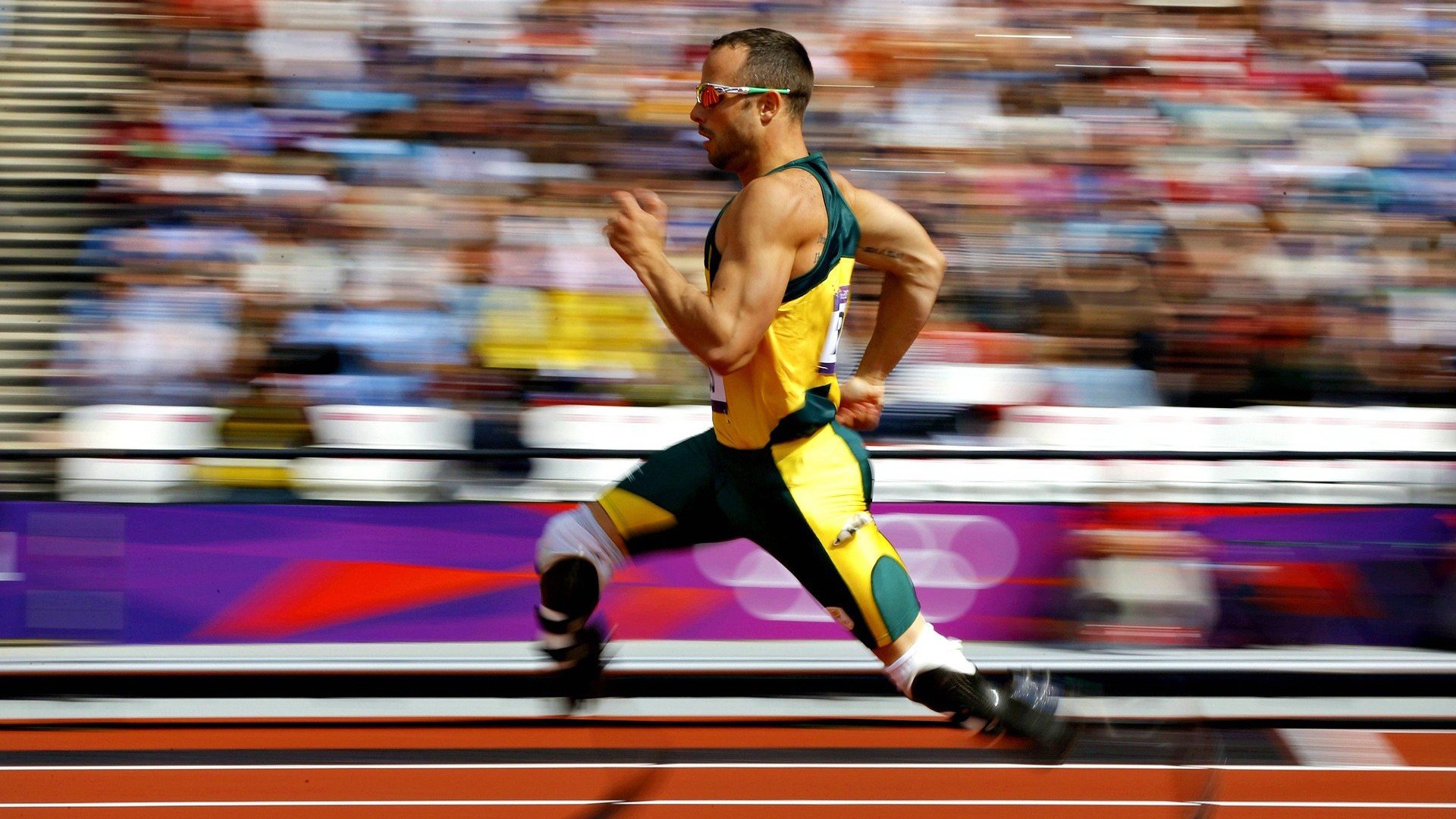 爱游戏体育APP下载-_城市夜空跑：在星光下迎接晨曦_，城市的星空,是夜晚的霓虹