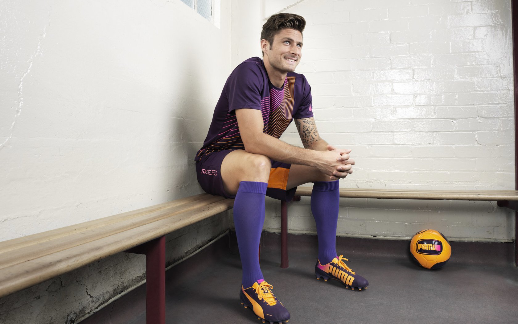 现场直击：球迷现场激情互动瞬间，足球球迷现场